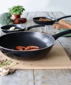 Menastyl Accessoires Literie Wok En Aluminium Tous Feux 28cm -Sommiers Soldes wok en aluminium tous feux 28cm 2